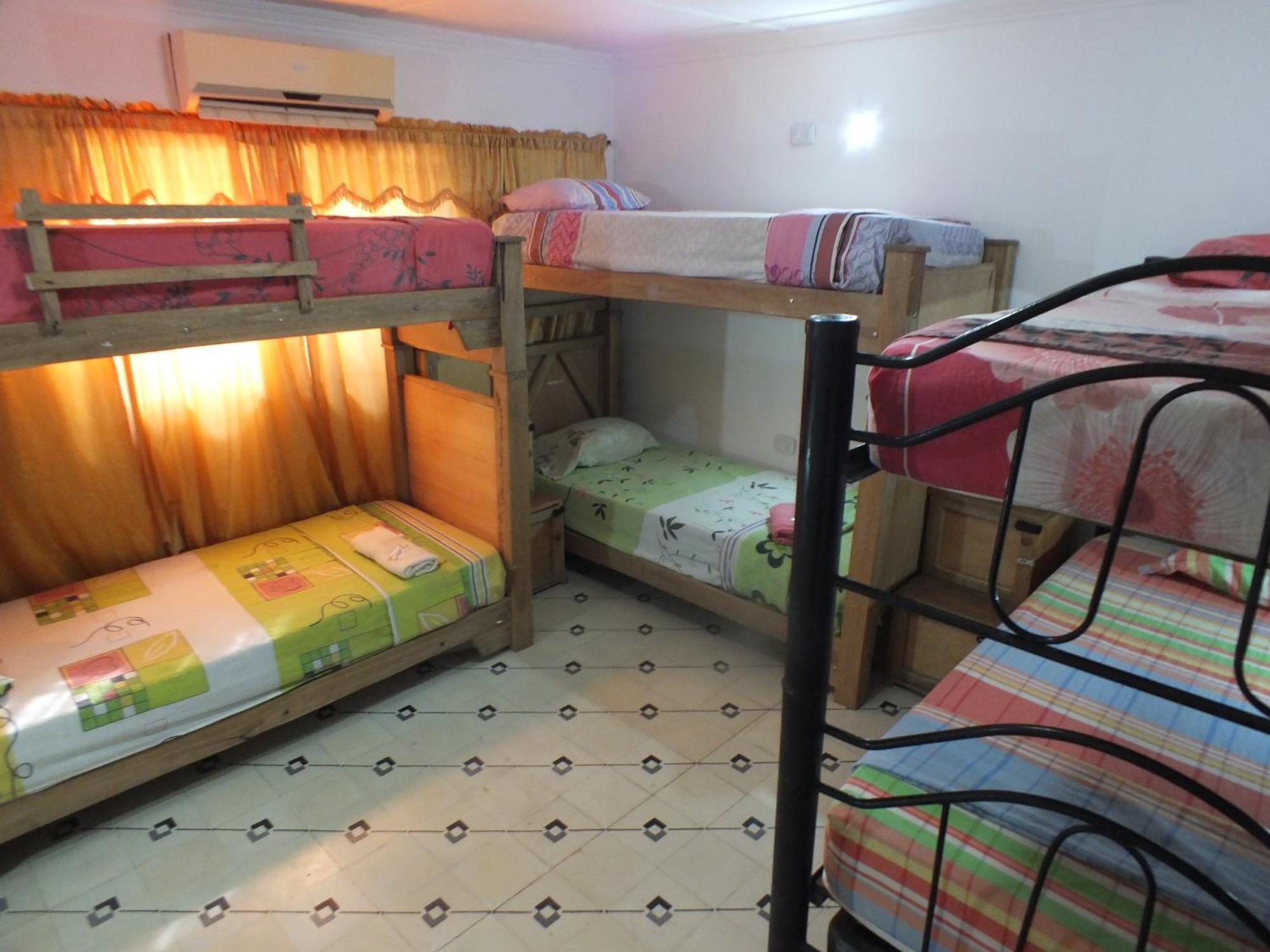בארנקווילה Hotel Malecon Del Rio מראה חיצוני תמונה