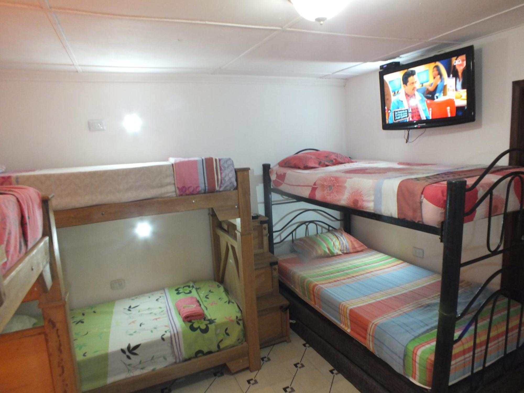 בארנקווילה Hotel Malecon Del Rio מראה חיצוני תמונה