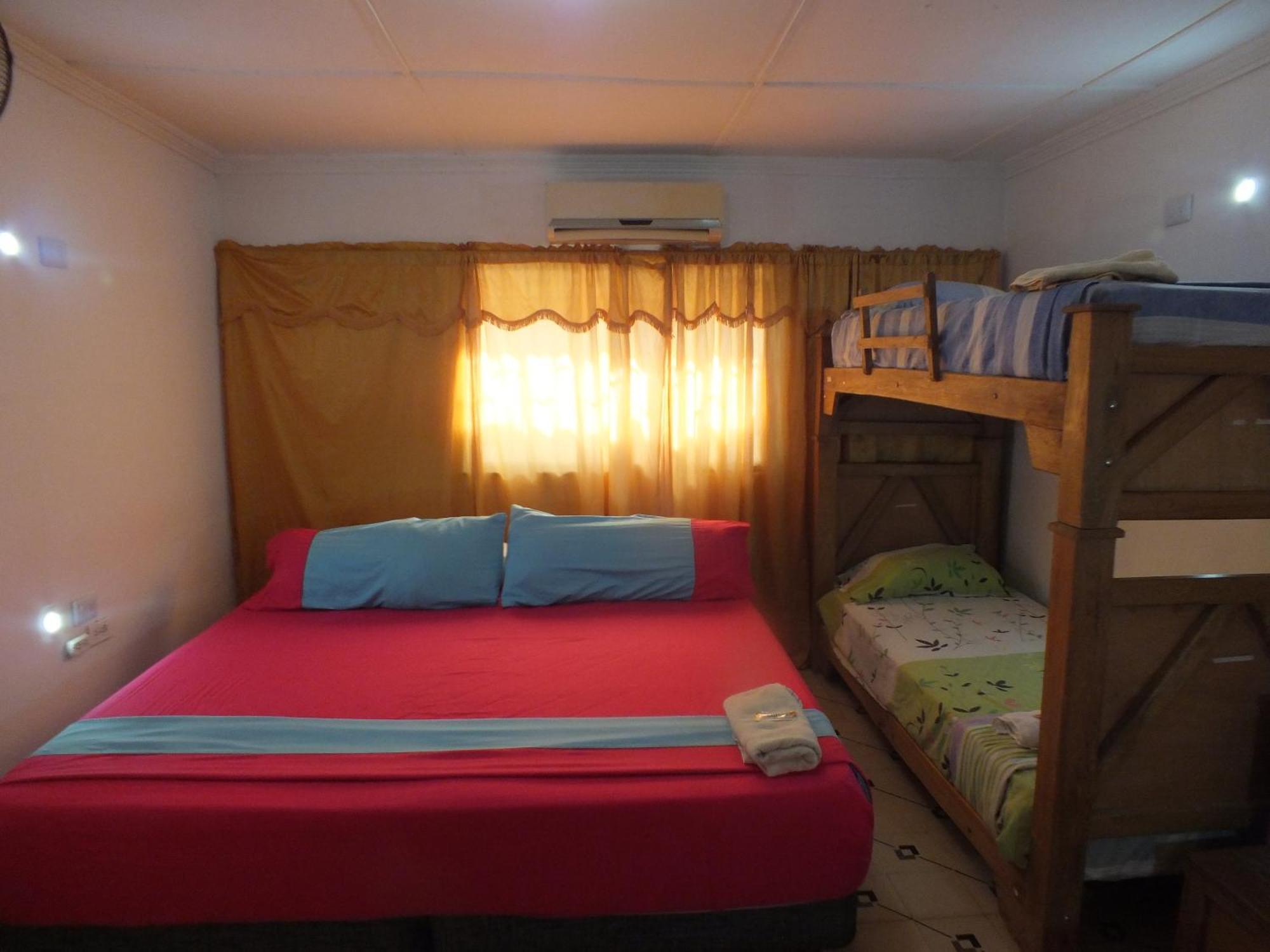 בארנקווילה Hotel Malecon Del Rio מראה חיצוני תמונה