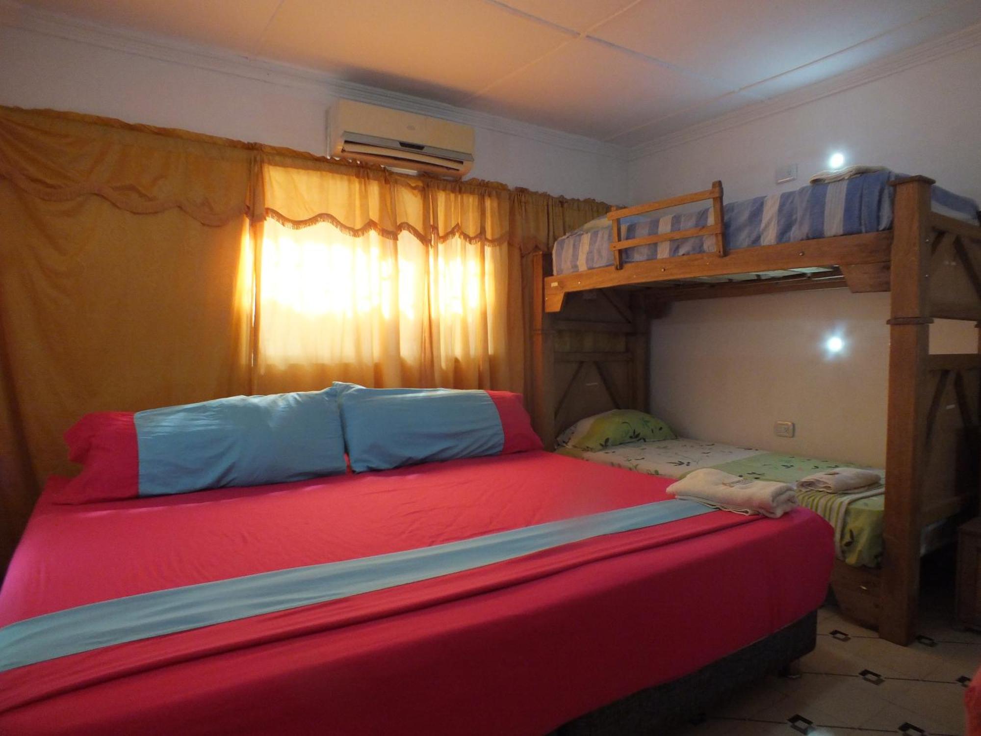 בארנקווילה Hotel Malecon Del Rio מראה חיצוני תמונה