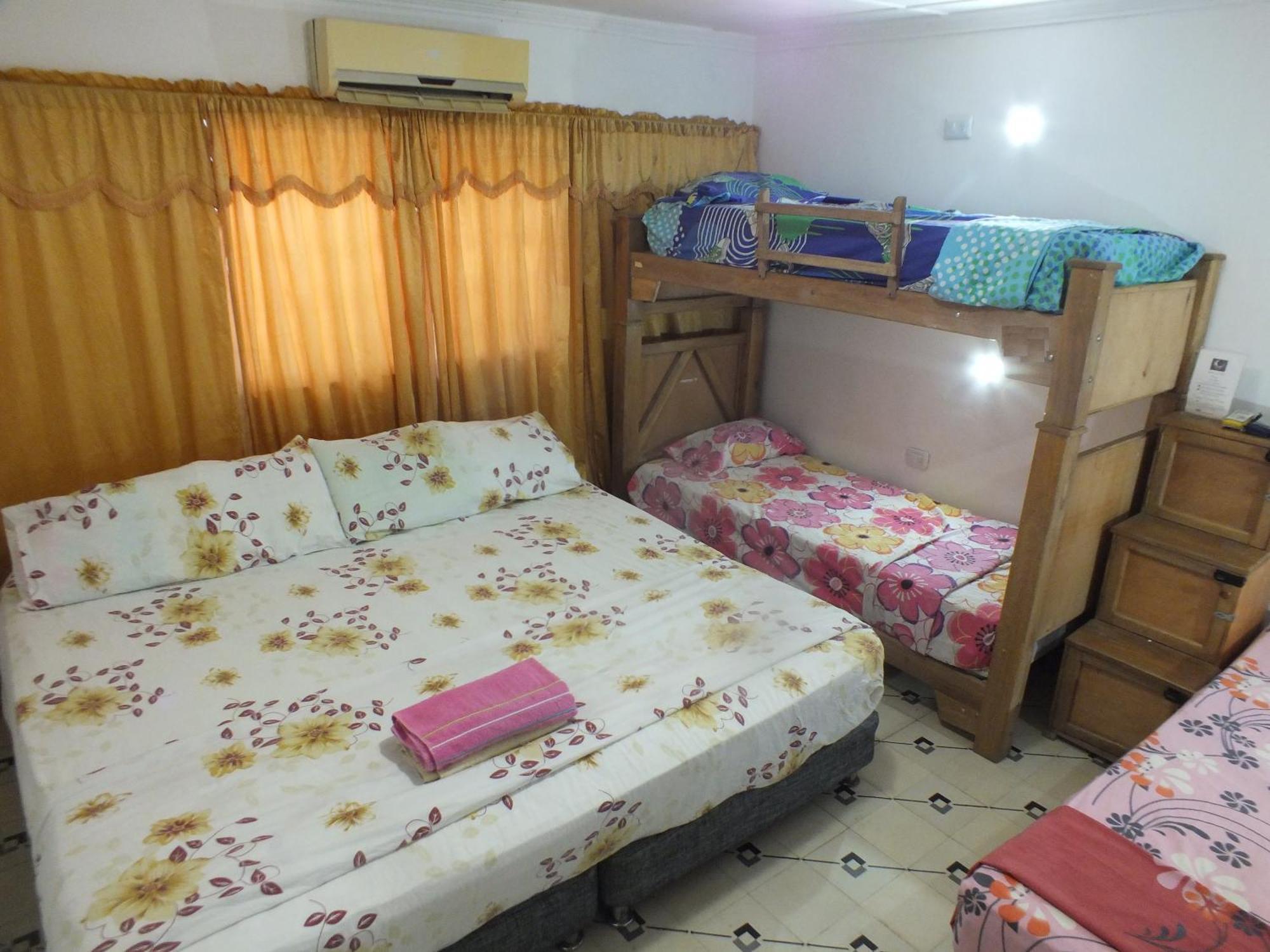 בארנקווילה Hotel Malecon Del Rio מראה חיצוני תמונה