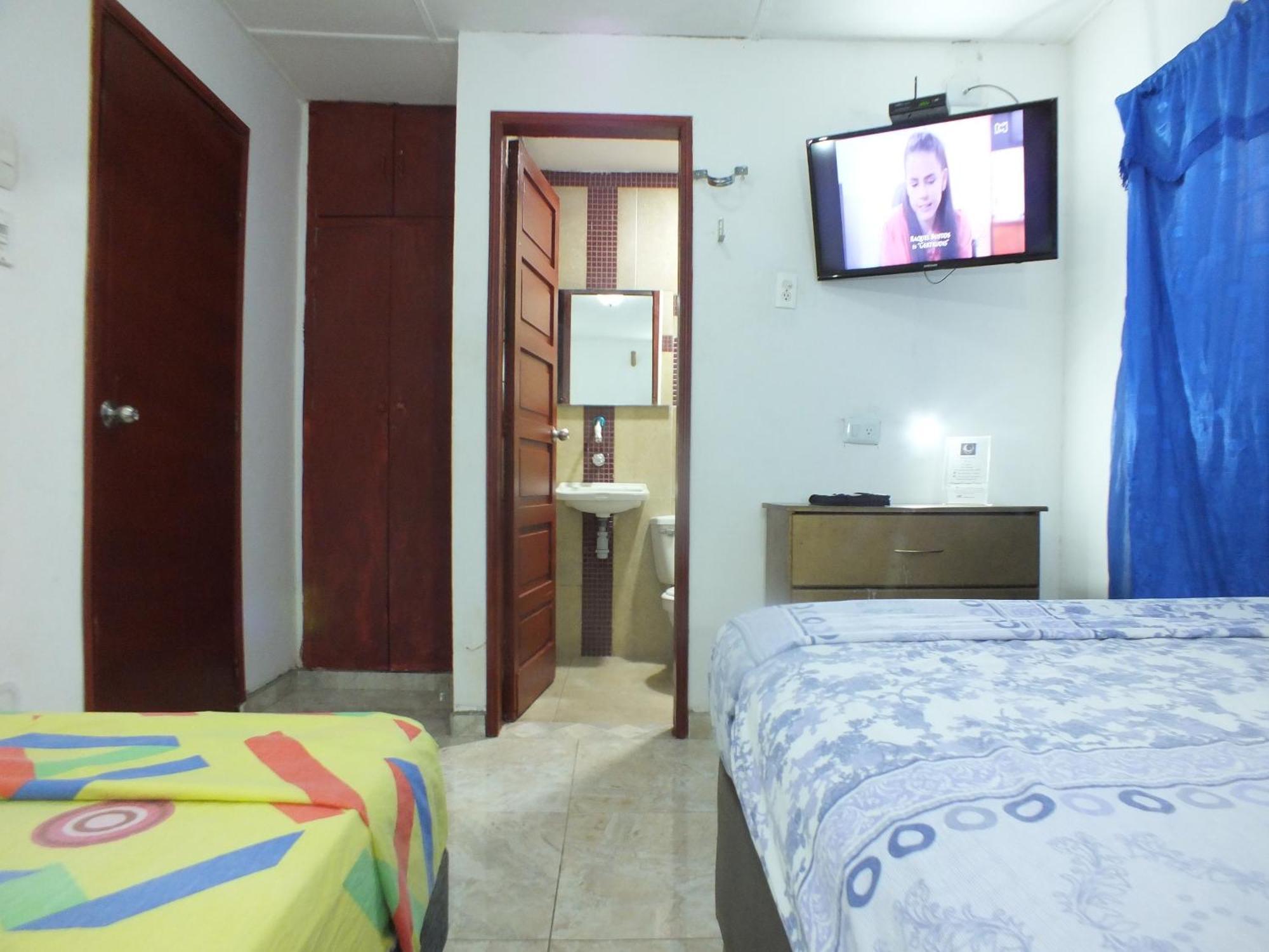 בארנקווילה Hotel Malecon Del Rio מראה חיצוני תמונה