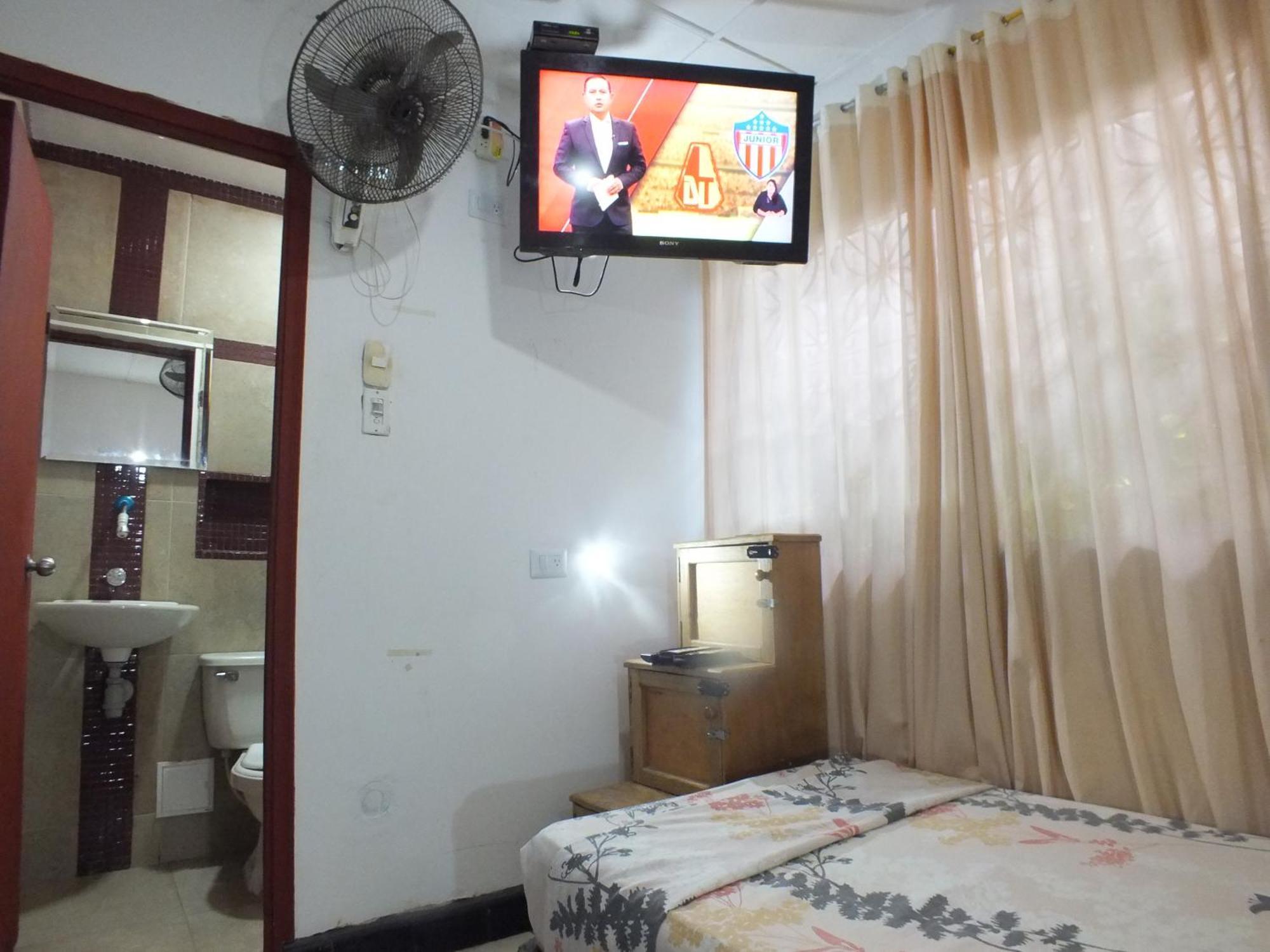 בארנקווילה Hotel Malecon Del Rio מראה חיצוני תמונה